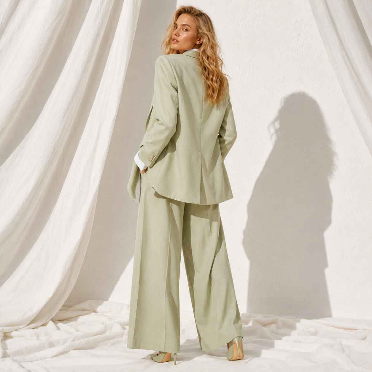 Green linen blend suit set, back view - ARTSAY