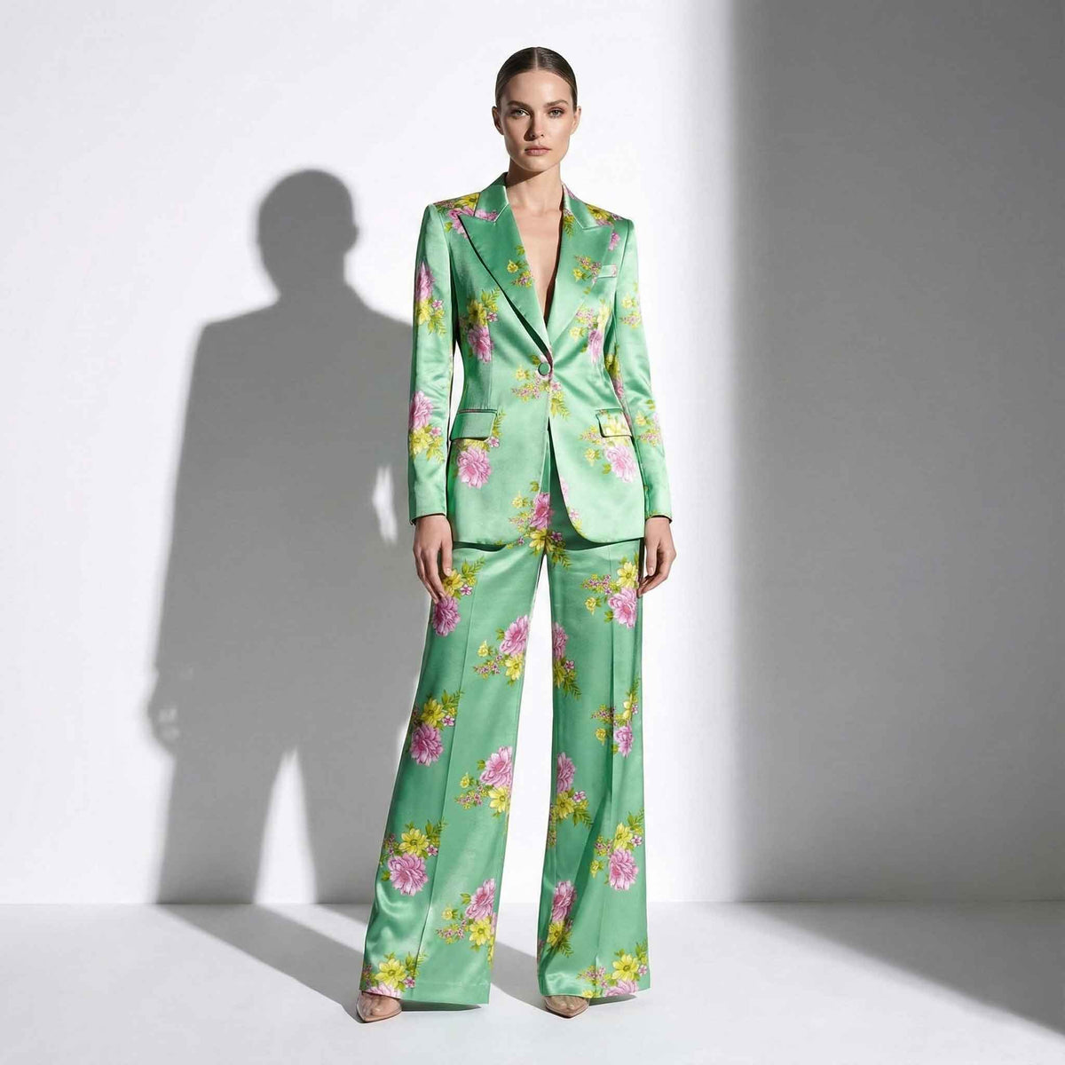 Green floral print blazer and pant suit, front view - ARTSAY