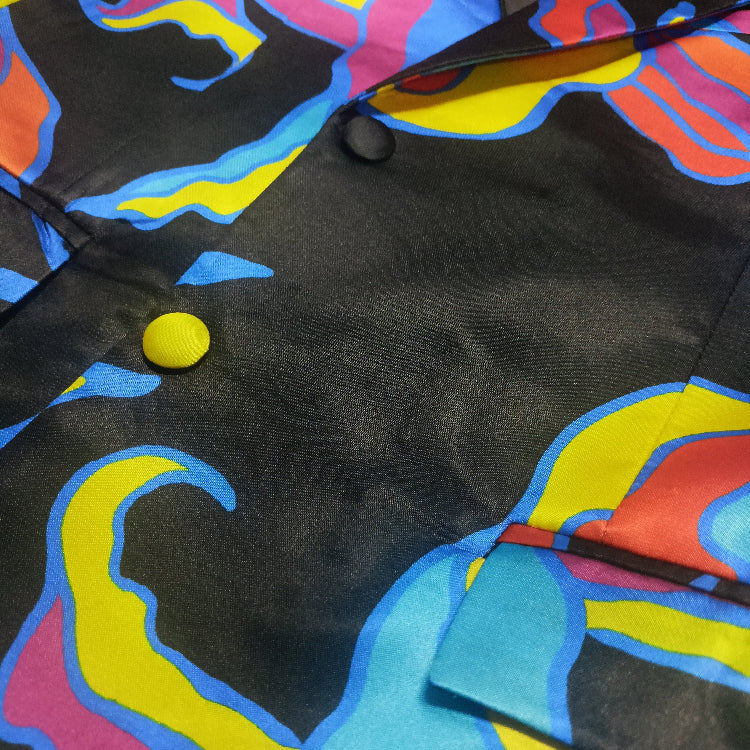 Detail shot of oversized blazer fit - ARTSAY