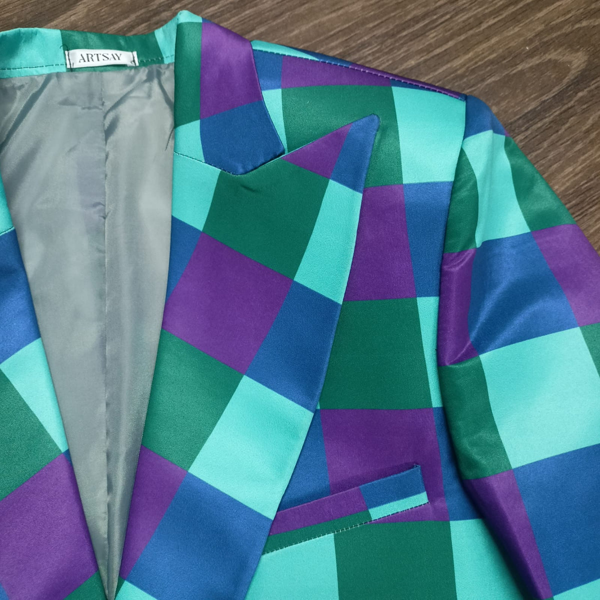 Checkered wide leg pant suit, side view - ARTSAY