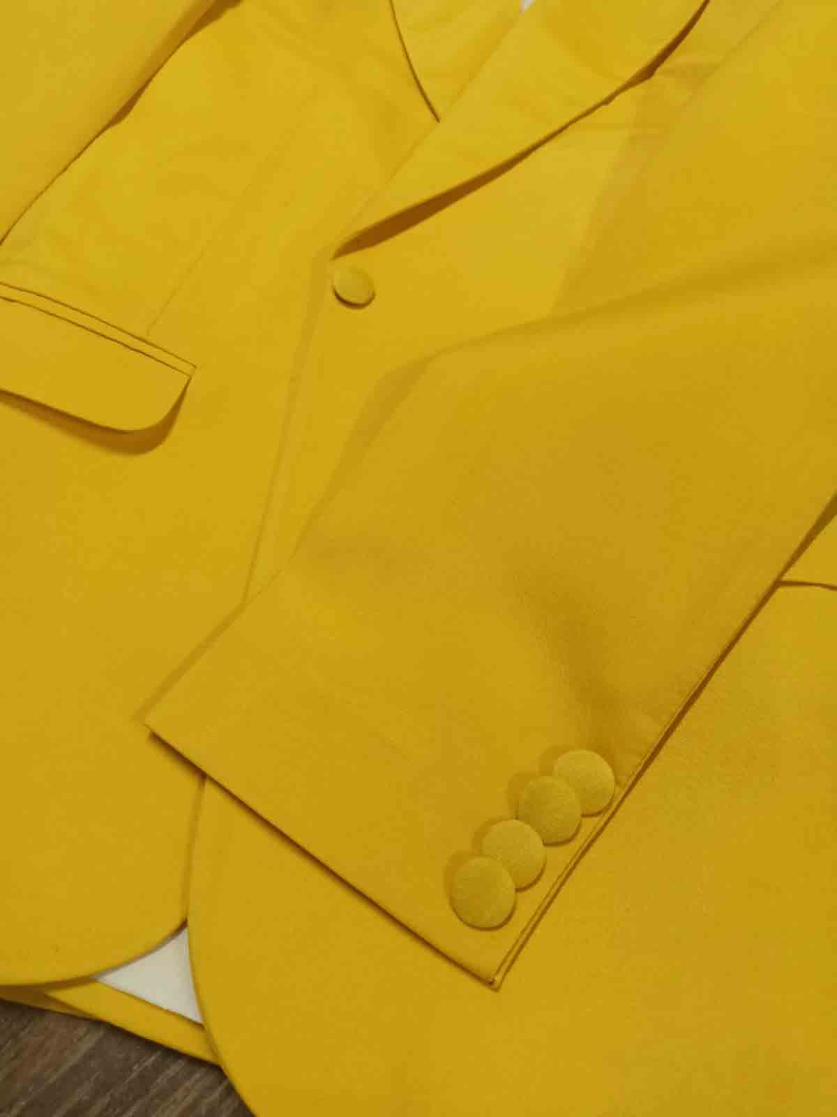 Yellow blazer and wide leg pants, side view - ARTSAY