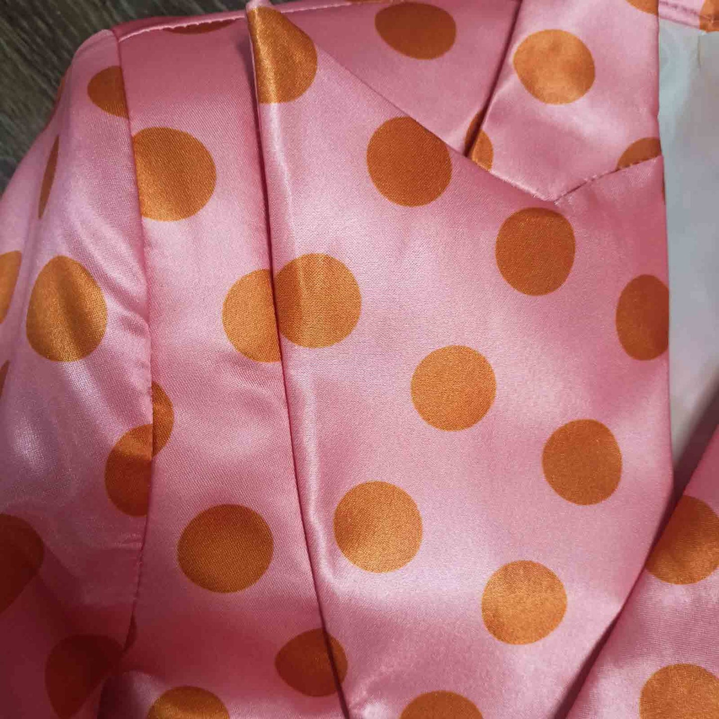 Pink and orange polka dot suit, back view - ARTSAY